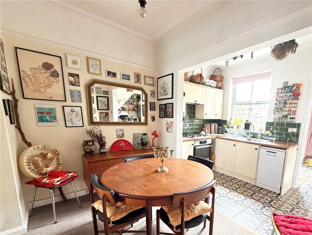 2 bedroom house, Neville Terrace, York YO31 - Available