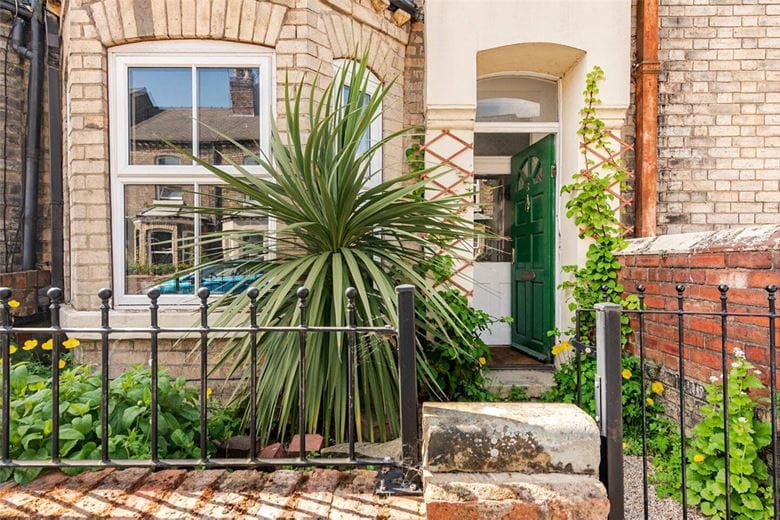 2 bedroom house, Neville Terrace, York YO31 - Available