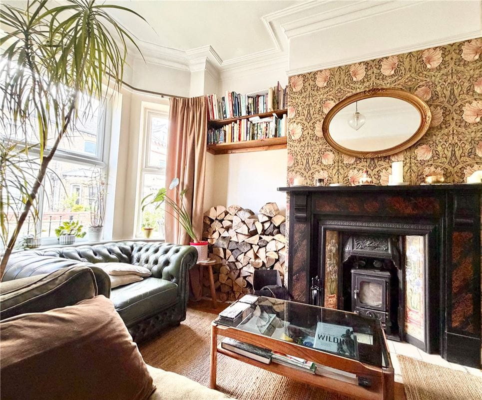 2 bedroom house, Neville Terrace, York YO31 - Available
