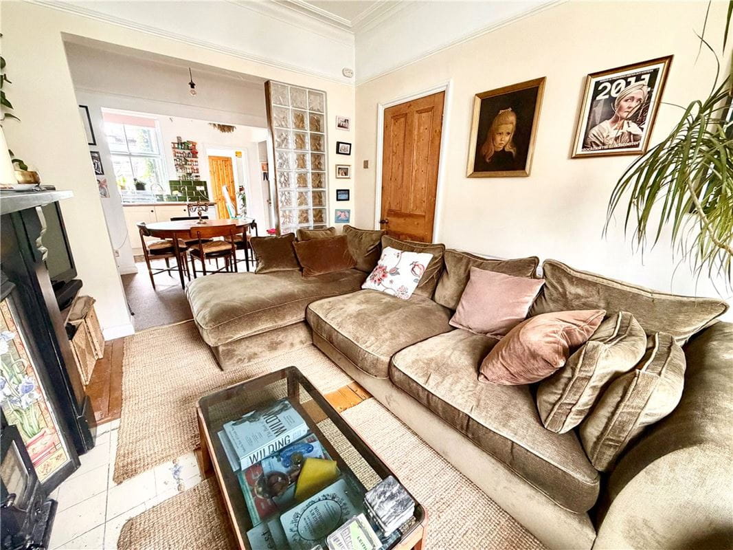 2 bedroom house, Neville Terrace, York YO31 - Available