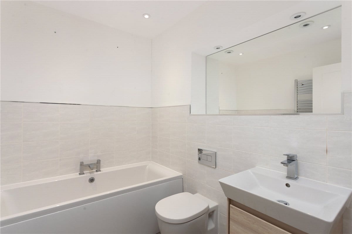 4 bedroom house, Joseph Terry Grove, York YO23 - Available